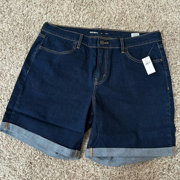 Old Navy Pants - NWT old navy mid rise jean shorts